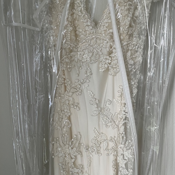 PNINA TORNAI 🤍 WEDDING GOWN - Picture 10 of 16